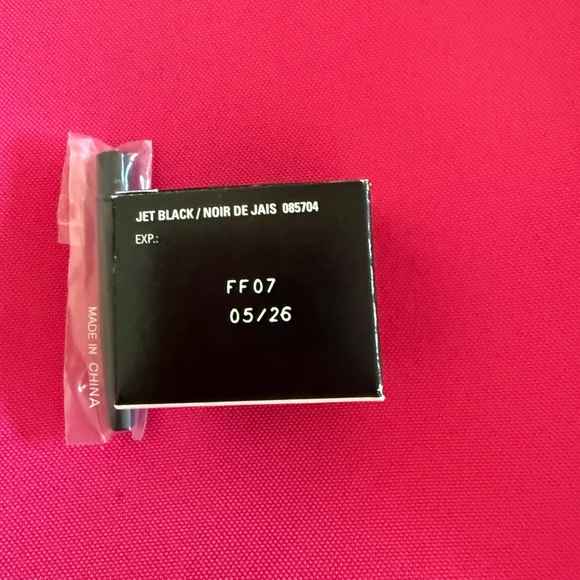 Mary Kay Gel Eyeliner w/ Expandable Brush – Jet Black (New in Box) - Picture 5 of 5